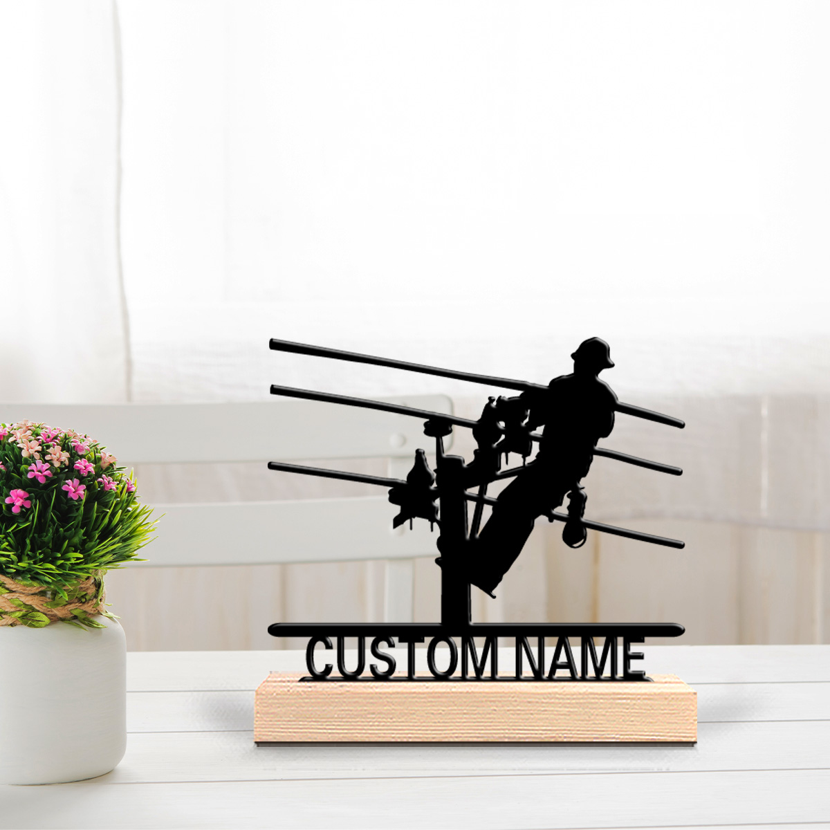 Home Decor Zone - تمثال معدني أنيق مخصص للكهربائيين مع